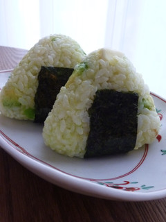 明太マヨ×アボカドチーズおにぎり-レシピのメイン写真