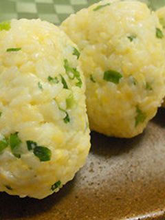 チーズと青葱の焼き飯おにぎり-レシピのメイン写真