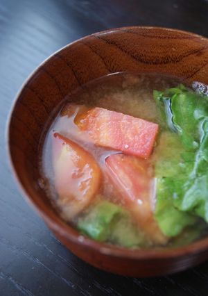 トマトとレタスのお味噌汁☆-レシピのメイン写真
