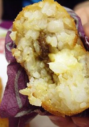 カレーパンの皮をかぶったおむすび-レシピのメイン写真