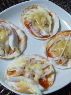 餃子の皮で簡単プチピザ~♡-レシピのメイン写真