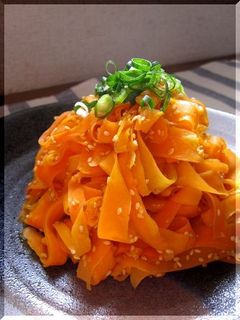 ひらひら人参の胡麻炒め-レシピのメイン写真