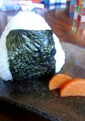 ツーンがクセになる＊おかかわさびおにぎり-レシピのメイン写真