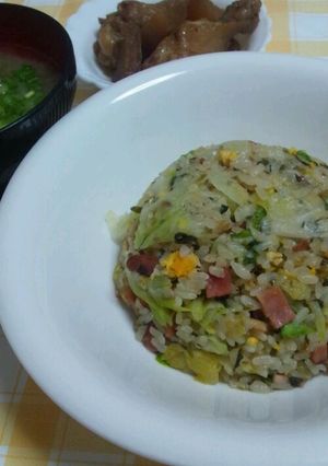 簡単ヘルシー☆レタスたっぷり炒飯-レシピのメイン写真