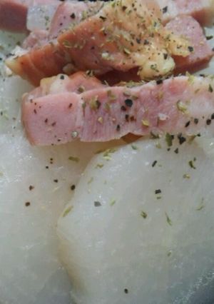 塩麹入り大根とベーコンのコンソメ煮-レシピのメイン写真