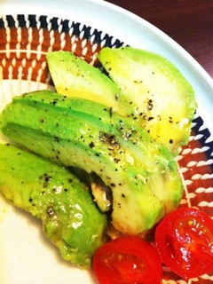 付け合わせに♪アボカドのレモンオリーブ-レシピのメイン写真