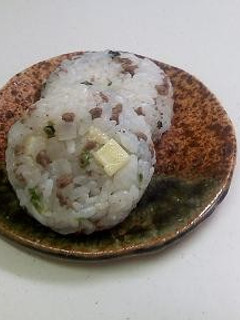 カマンベール磯風味の新たま挽き肉おにぎり-レシピのメイン写真