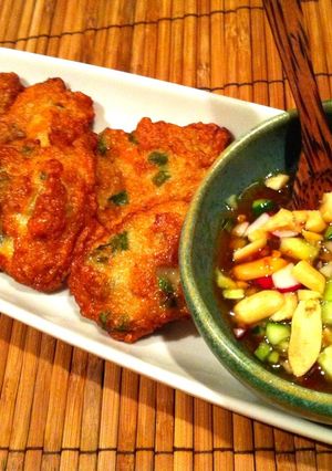 タイ風さつまあげ　スイートチリソースがけ-レシピのメイン写真