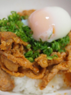 うま辛豚丼~温玉のせ~-レシピのメイン写真