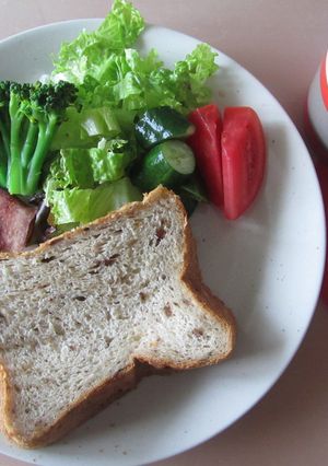 ラムレーズン好きの食パン-レシピのメイン写真