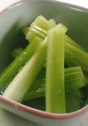 セロリのわさび酢漬け-レシピのメイン写真