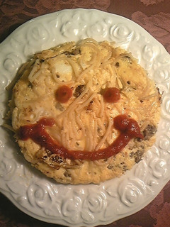 残りものリメイク♪パスタオムレツ-レシピのメイン写真