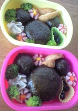 簡単♪ミッキーのおにぎり〈キャラ弁〉-レシピのメイン写真