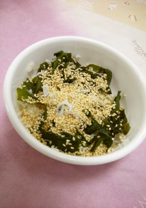 即席！栄養満点☆しらす・わかめ・ごま丼-レシピのメイン写真