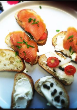 スモークサーモンとクリームチーズ LOX-レシピのメイン写真