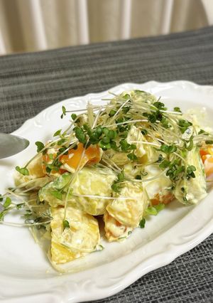 温泉卵とアボガドポテトのサラダ-レシピのメイン写真