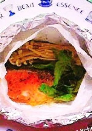 ヘルシー☆サーモンえのき春菊ホイル焼き♪-レシピのメイン写真