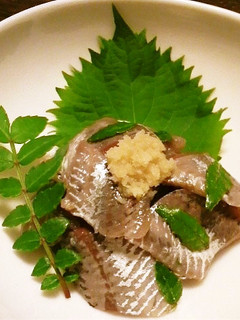 イワシの黒酢〆 山椒の葉の香りを添えて♪-レシピのメイン写真