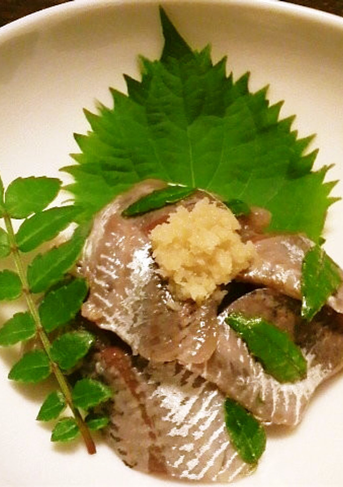 イワシの黒酢〆 山椒の葉の香りを添えて♪-レシピのメイン写真