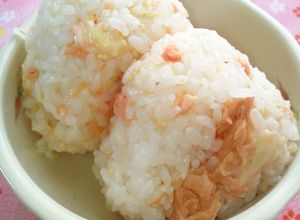 毎週作る☆鮭ごまチーズおにぎり-レシピのメイン写真