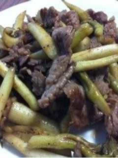ウドと牛肉のオイスターソース炒め-レシピのメイン写真