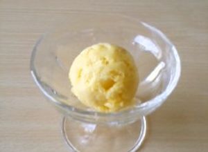 簡単すぎる〜缶詰でフルーツアイスクリーム-レシピのメイン写真