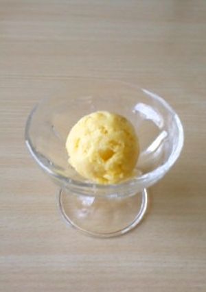 簡単すぎる〜缶詰でフルーツアイスクリーム-レシピのメイン写真