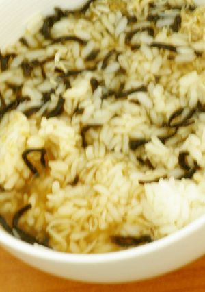 夜食グルメ★しらすと昆布の柚子胡椒雑炊-レシピのメイン写真