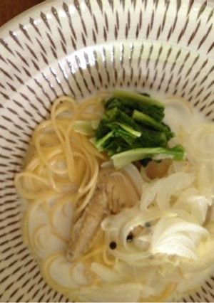 新玉ねぎと手羽先のスープパスタ-レシピのメイン写真