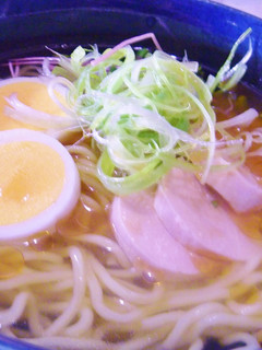 鶏はむ冷やしラーメン☆炎の焦がしネギ風味-レシピのメイン写真