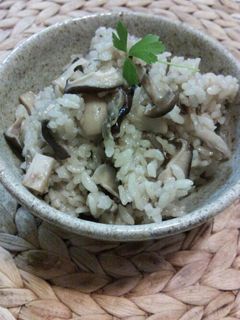 きのこたっぷり炊き込みごはん-レシピのメイン写真