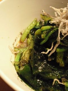 超簡単かぶの葉とわかめのごま和え。-レシピのメイン写真