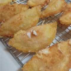 รูปของ 餃子の皮で明太チーズ揚げ