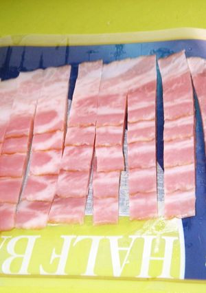 ●手もまな板も汚さないベーコンの切り方●-レシピのメイン写真