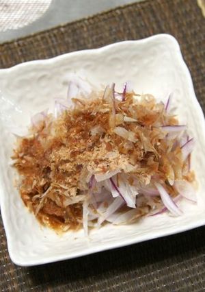 玉葱のおかか醤油和え-レシピのメイン写真