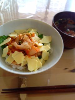 ズボラ主婦のランチ☆大葉とキムチかけご飯-レシピのメイン写真