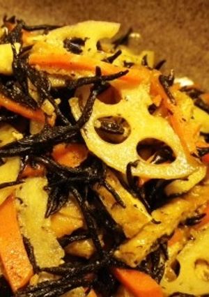 実感！和のうま味「ひじきと蓮根の煮物」-レシピのメイン写真