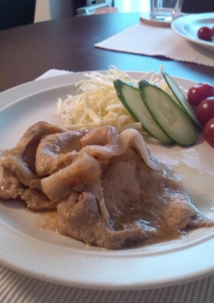 豚肉の生姜焼き♪　～サラダを添えて～-レシピのメイン写真
