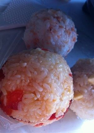 意外な旨さにビックリ‼福神漬おにぎり～♡-レシピのメイン写真