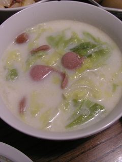 春キャベツとウィンナーの✿豆乳スープ-レシピのメイン写真
