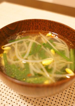 ニラと豆もやしのピリ辛スープ-レシピのメイン写真