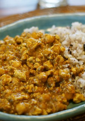 具が多い♪ ひよこ豆と豆腐のカレー-レシピのメイン写真
