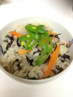 簡単な炊き込みご飯-レシピのメイン写真