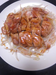 若鶏もも肉の照り焼き・ピリ辛もやし添え-レシピのメイン写真
