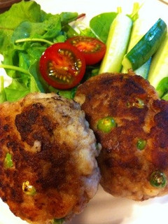 さやえんどうで♪ハンバーグ-レシピのメイン写真