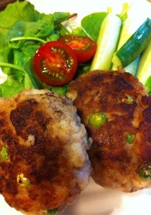 さやえんどうで♪ハンバーグ-レシピのメイン写真