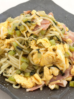 高菜とベーコンの煮込み焼きそば-レシピのメイン写真