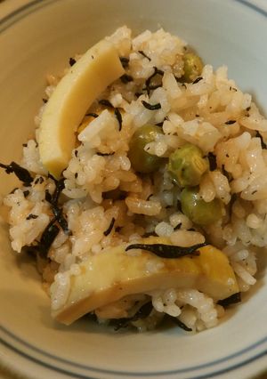 旬✿グリーンピースと筍の炊き込みご飯-レシピのメイン写真