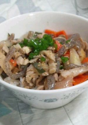 冷蔵庫救済！豚こんにゃくの酢っぱ丼-レシピのメイン写真