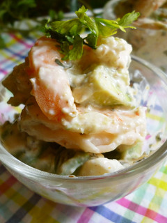 海老とアボカドの塩麹豆腐ヨーグルト白和え-レシピのメイン写真